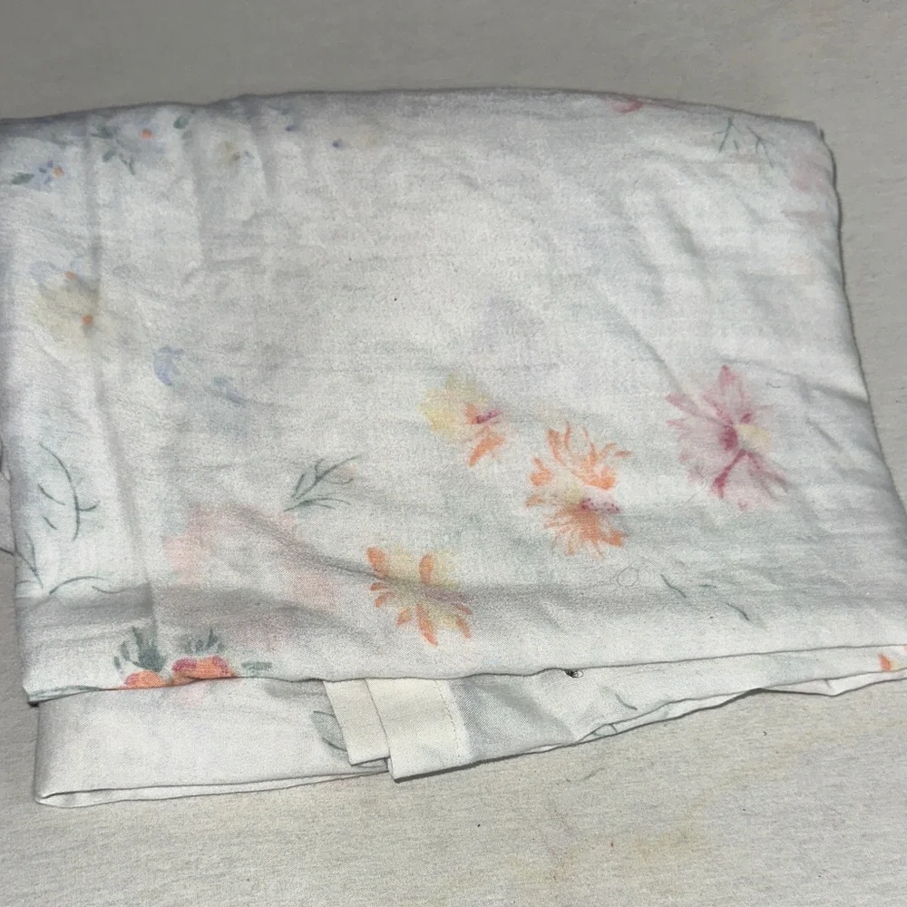Home. Bedding. Floral Print White Fabric Sheet.